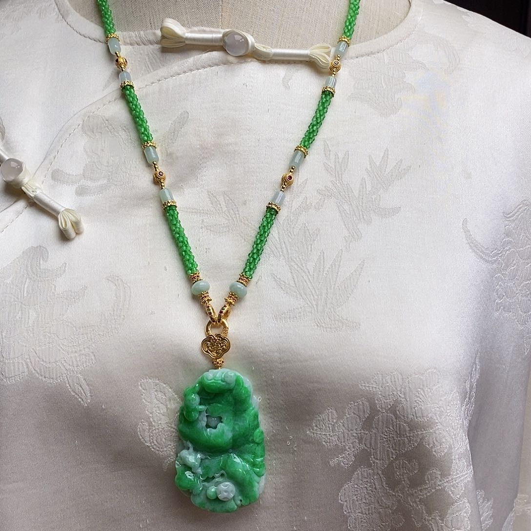 翡翠颈饰未镶嵌天然