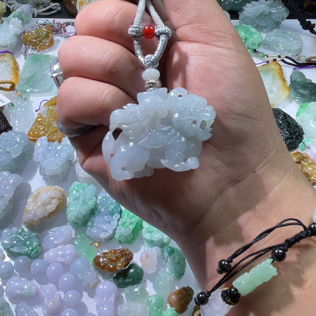 翡翠颈饰未镶嵌天然