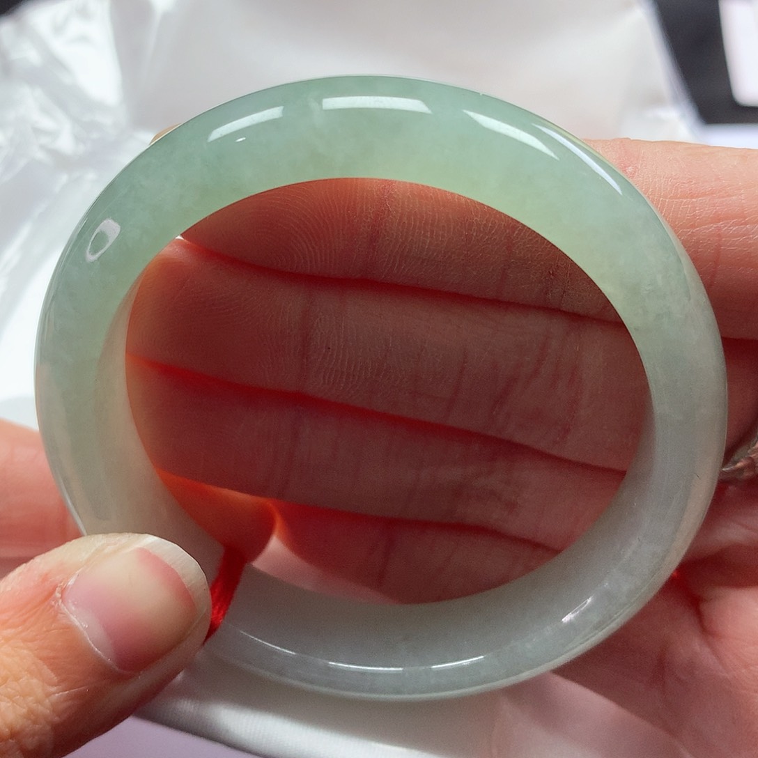 翡翠手镯未镶嵌51圈