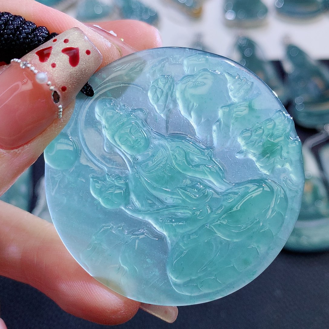 翡翠颈饰未镶嵌翡翠