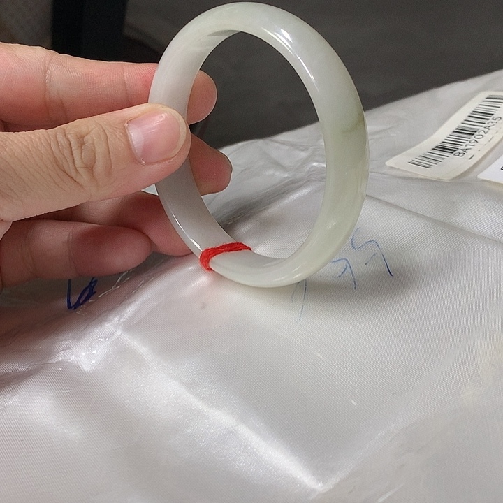 翡翠颈饰未镶嵌55.6圈