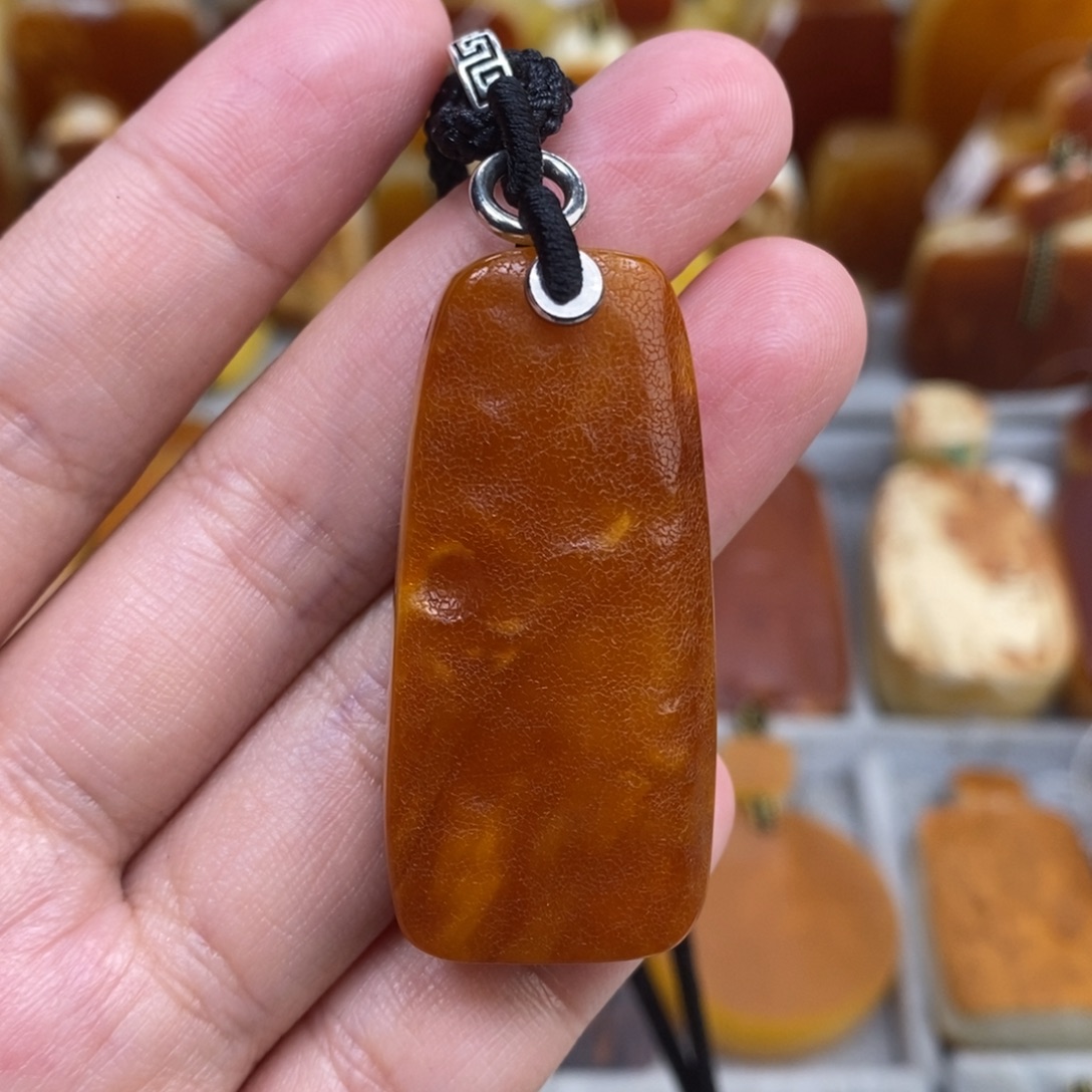 蜜蜡未镶嵌珠宝奇石