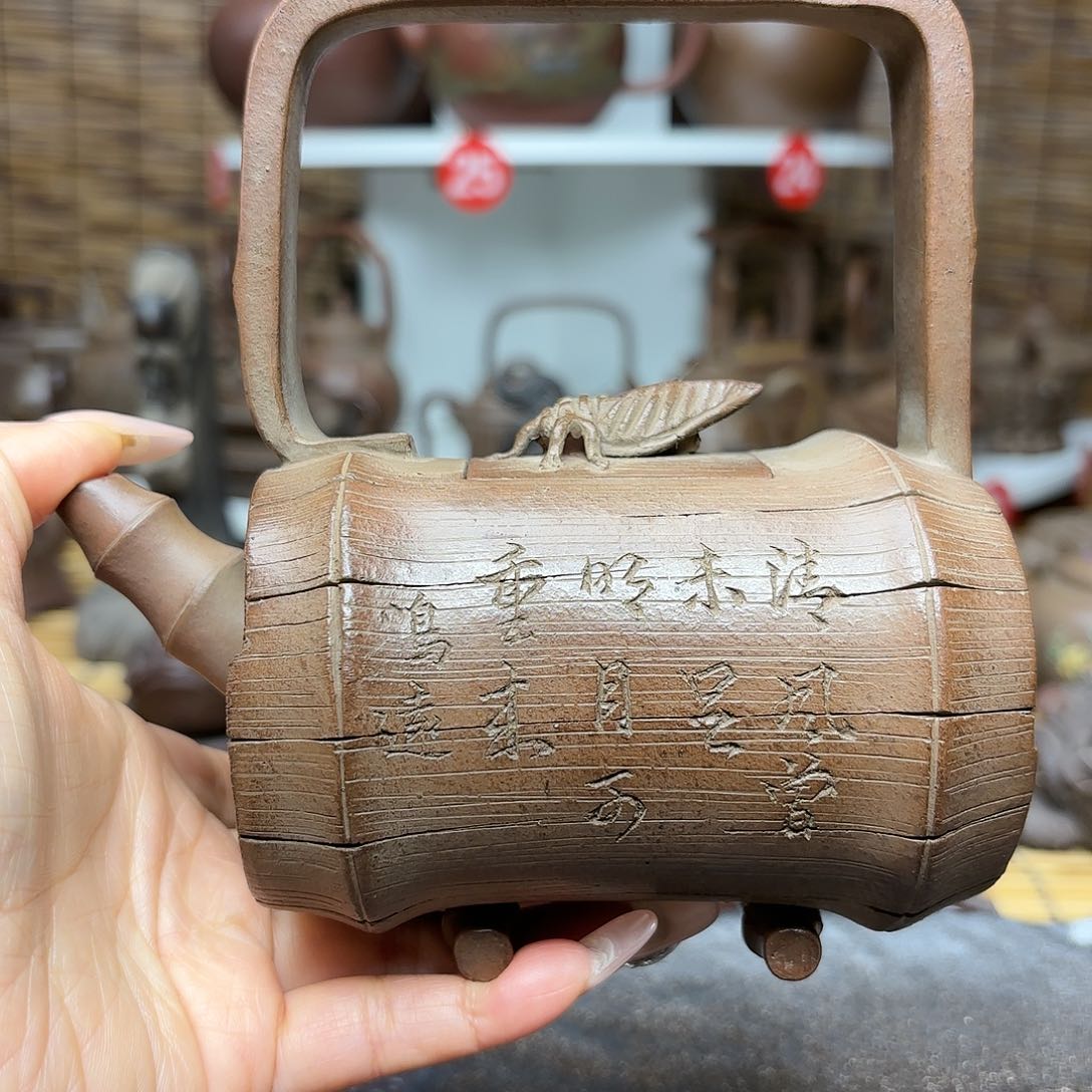 紫砂茶壶当**月紫砂老壶