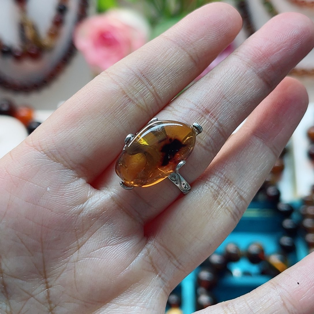 未镶嵌琥珀戒指琥珀