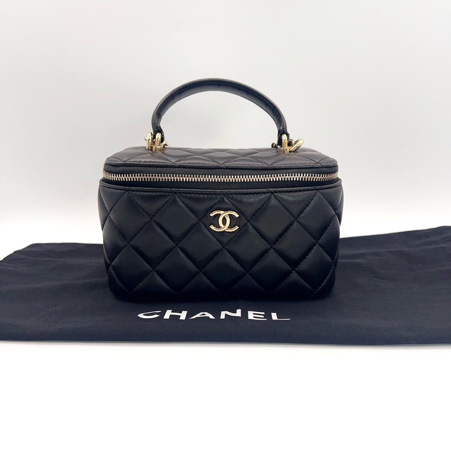 99新 Chanel/香奈儿 手柄化妆包 黑金羊9244