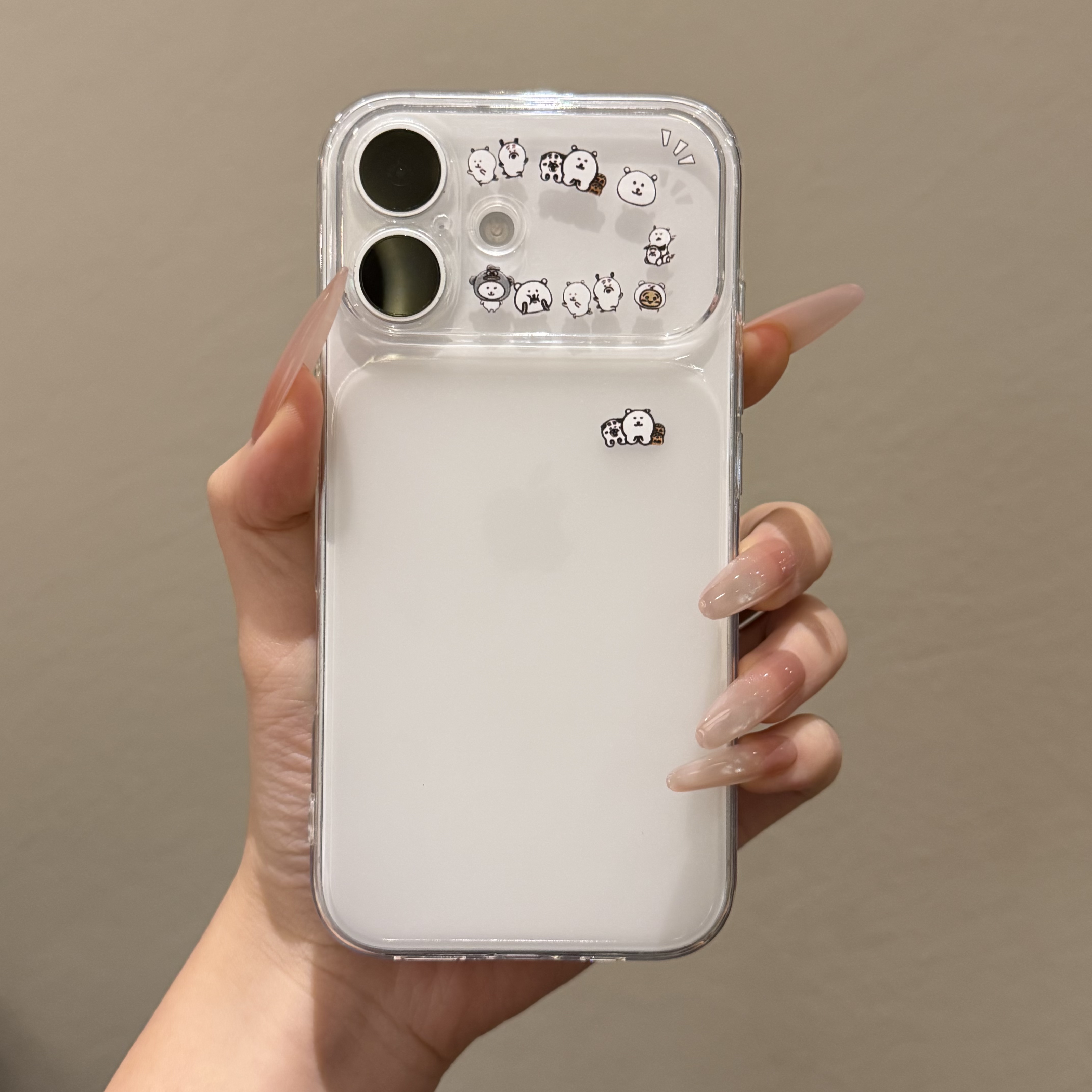 卡通可爱自嘲熊适用苹果17PROMAX磨砂水晶手机壳iPhone15/16简约