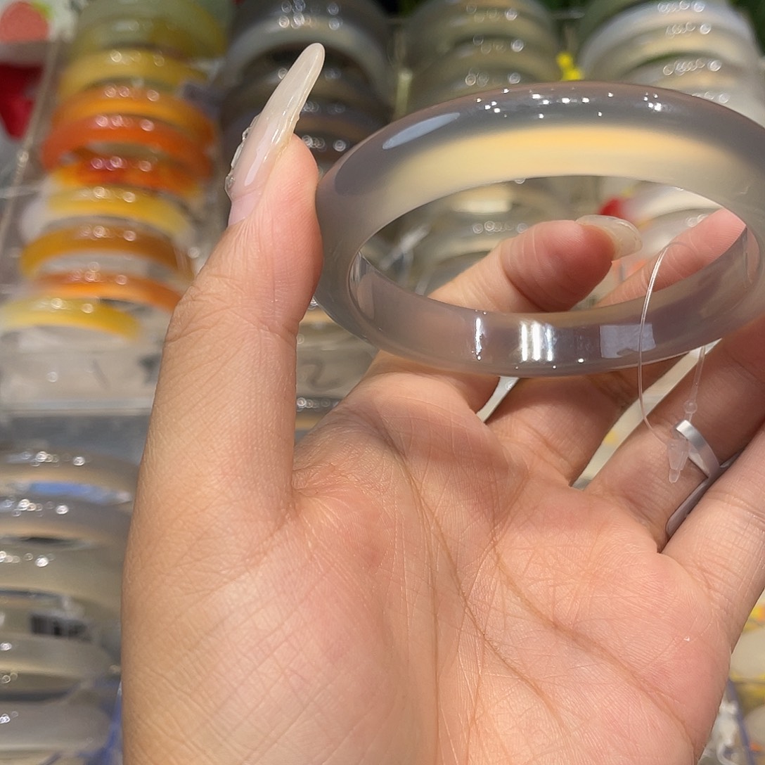 禧***欢玛瑙/玉髓手镯未镶嵌57➕