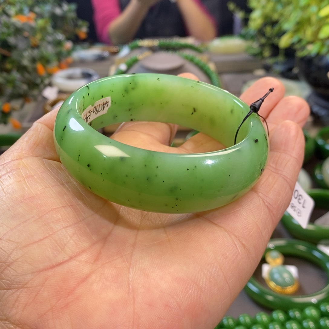 和田玉手镯未镶嵌蜡***妈