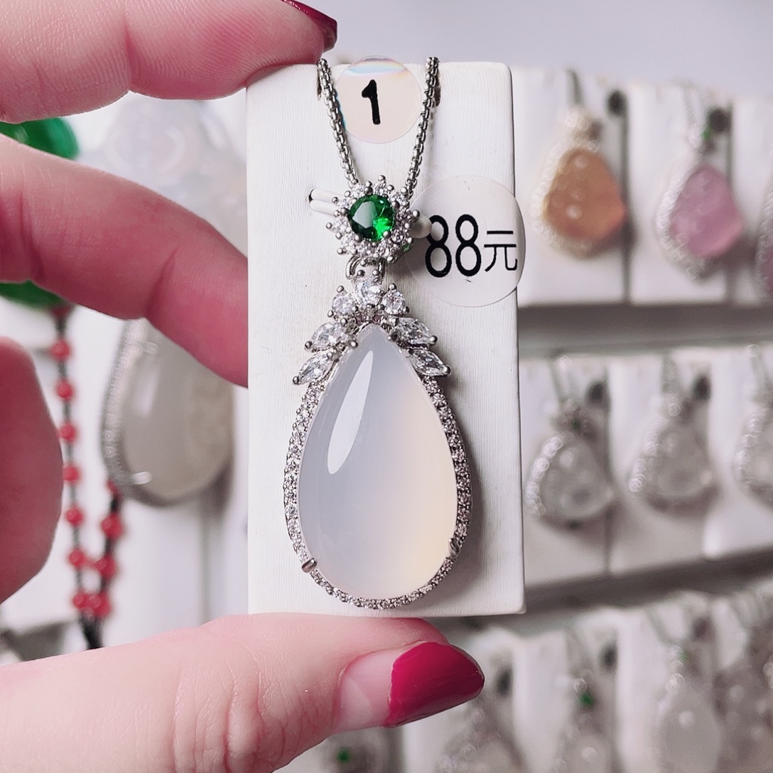 玛瑙/玉髓未镶嵌颈饰