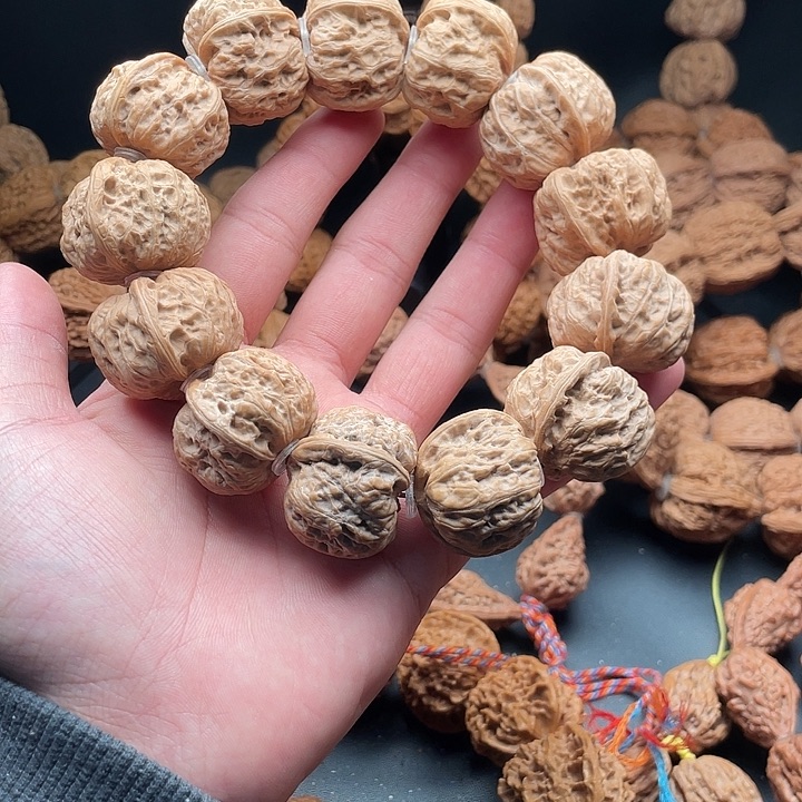 文玩核桃吊坠3元宝