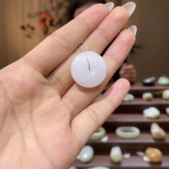 颈饰未镶嵌和田玉