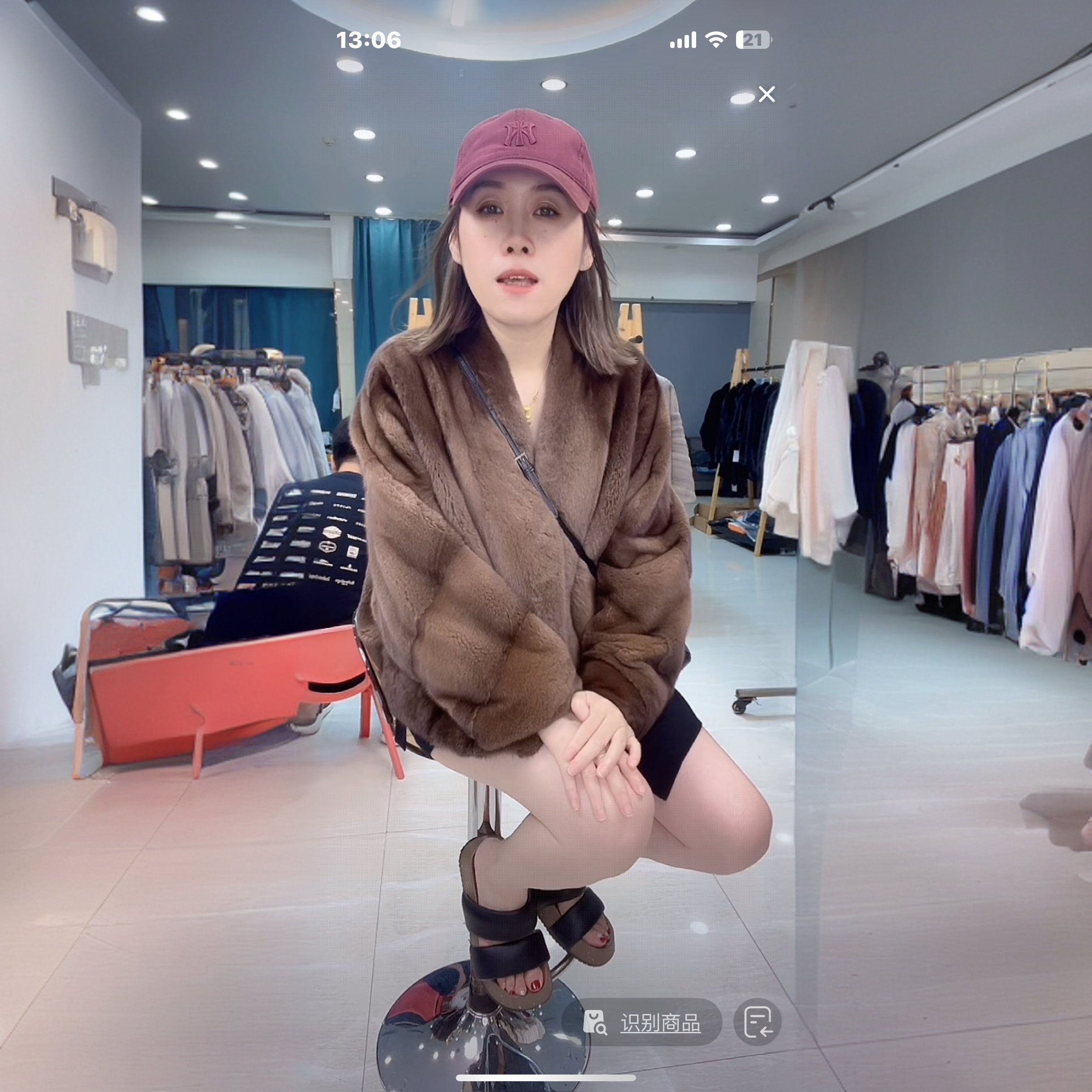 依忱-2024最新秋冬女款休闲时尚简约宽松外套轻奢气质百搭纯色