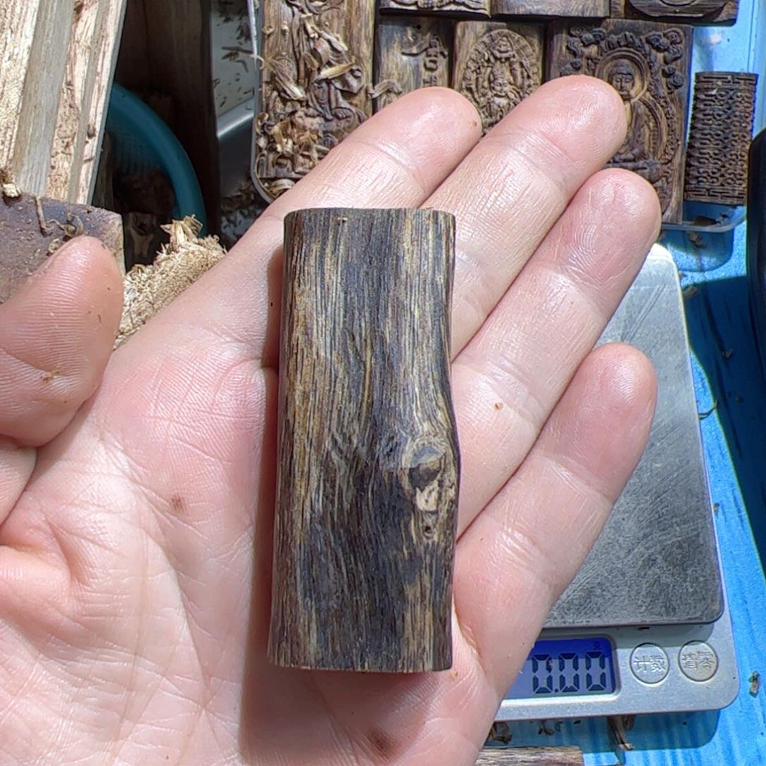 沉香吊坠白棋素牌13.5克