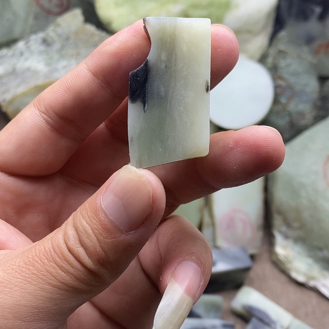 未镶嵌和田玉（糖玉）珠宝奇石肖*