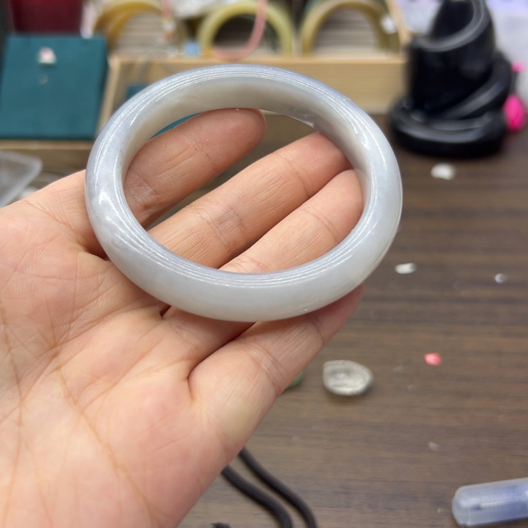 和田玉未镶嵌手镯57.5圈围973瑕