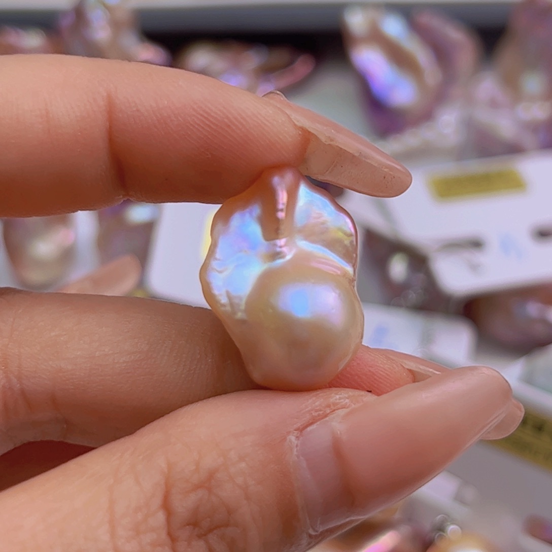 淡水珍珠吊坠(赠链)未镶嵌