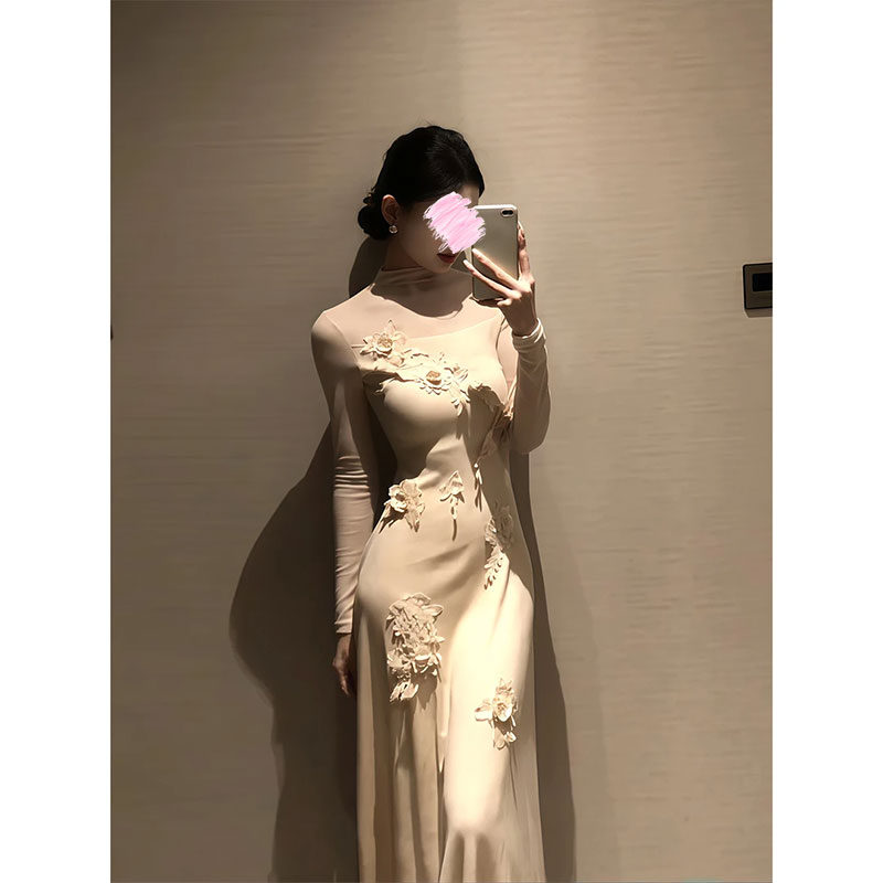 【6~8运补】国风立体花朵长袖圆领连衣裙女冬季修身显瘦气质长裙子