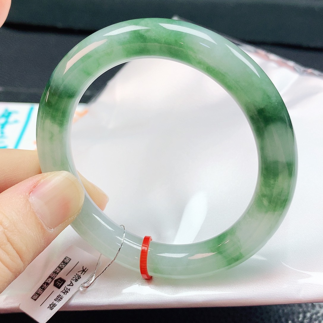 翡翠手镯未镶嵌53 圈