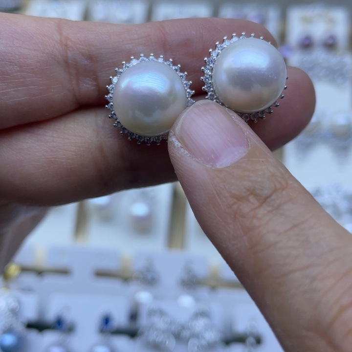 淡水珍珠银S925镶嵌耳饰