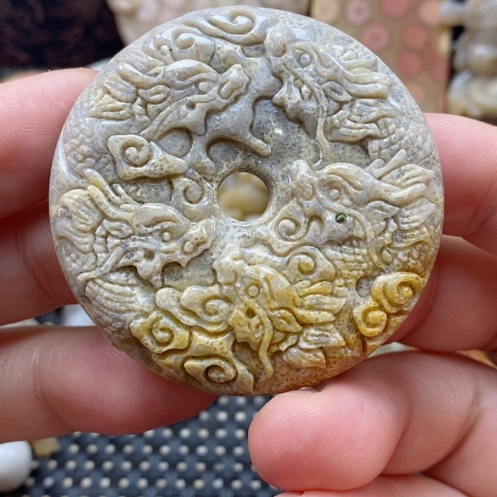 硅化珊瑚（珊瑚玉）颈饰未镶嵌