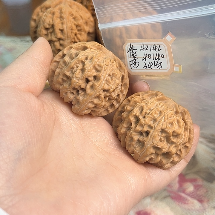 文玩核桃把件苹果园