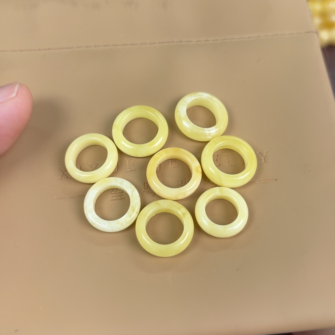 琥珀未镶嵌裸石002多样性发其一