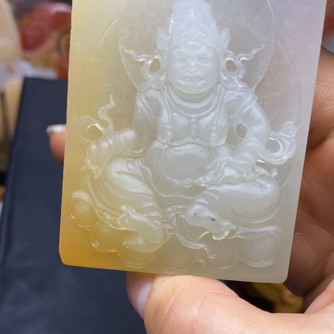 石英质玉（黄龙玉）颈饰未镶嵌