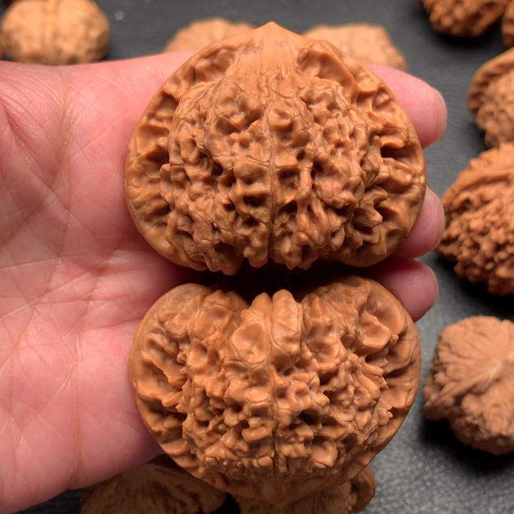 文玩核桃吊坠美****?狮子头