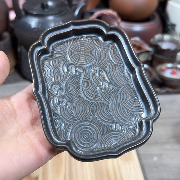 铁锈釉茶点盘直径13.7×10