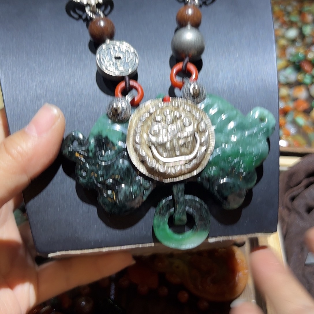 翡翠未镶嵌颈饰原创