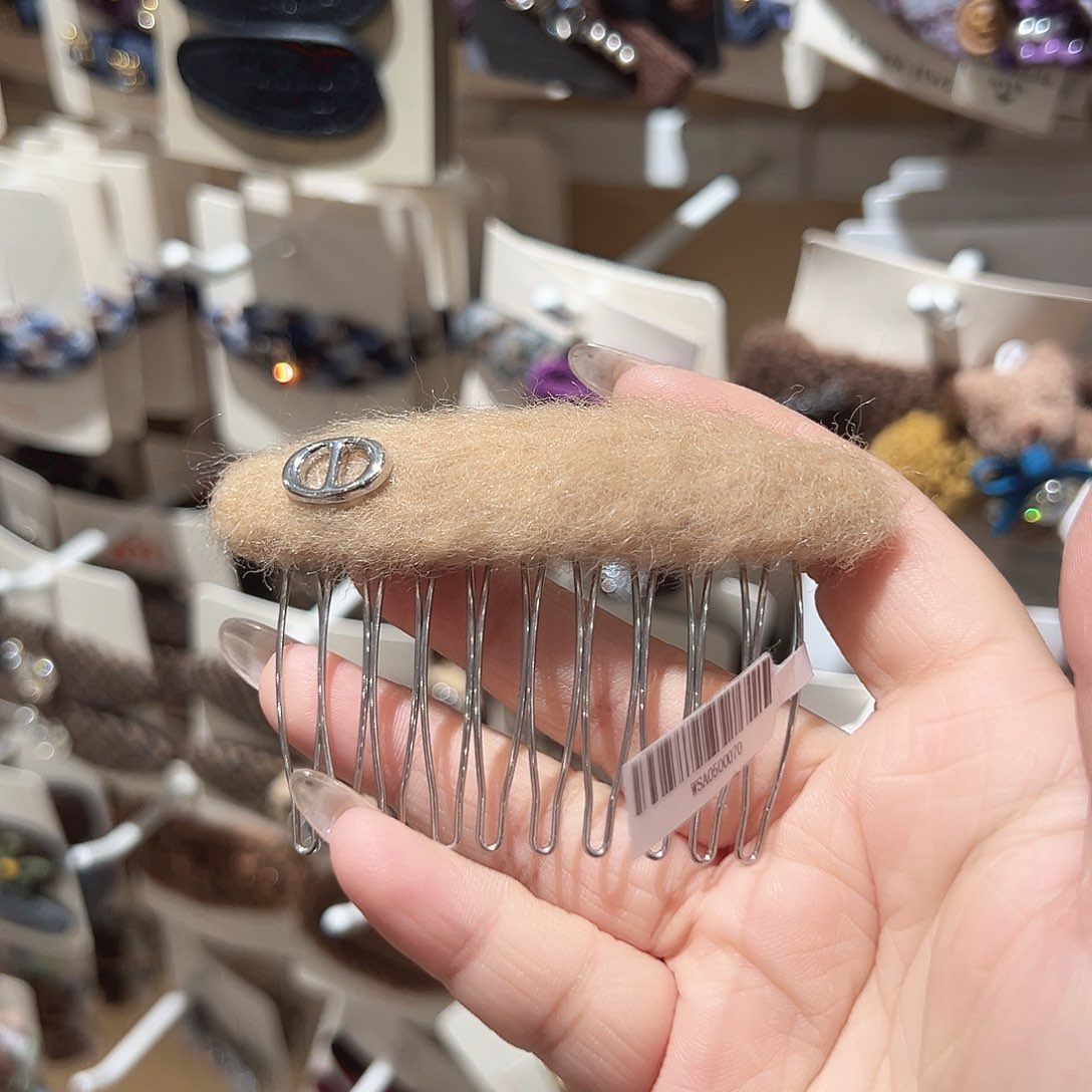 非金属黄色lu插梳