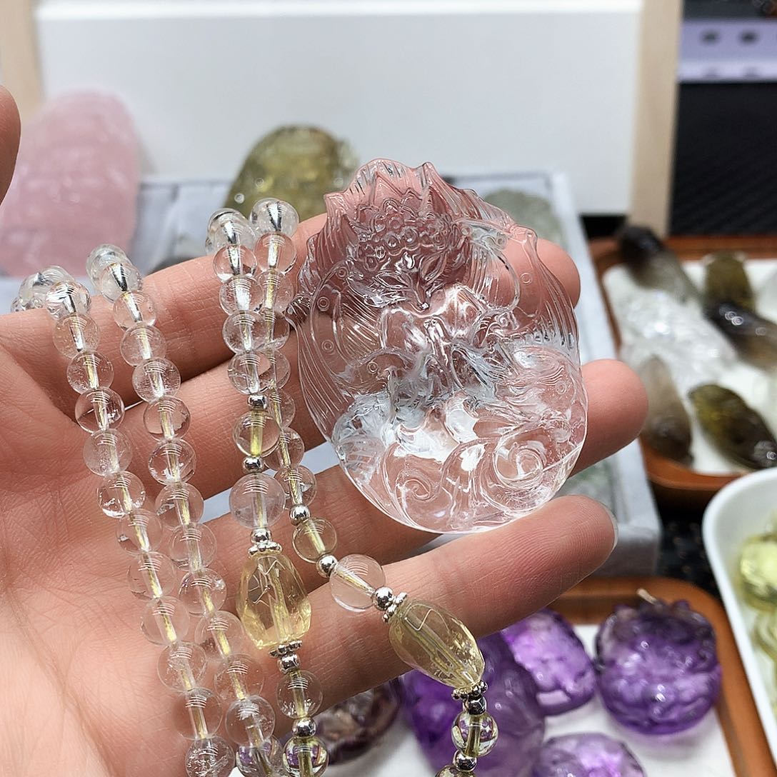 水晶颈饰未镶嵌嗯**的挂件