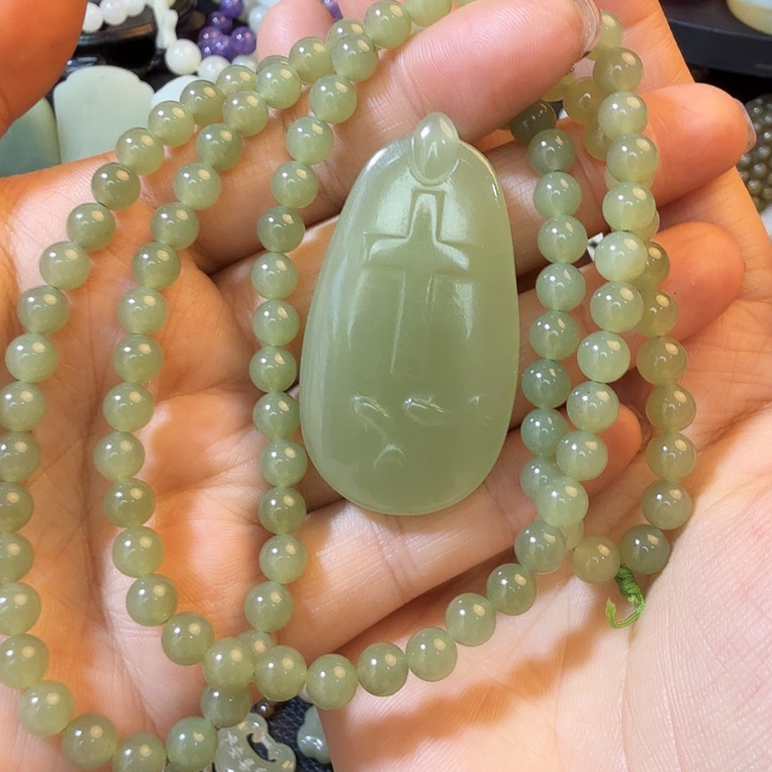 和田玉未镶嵌颈饰