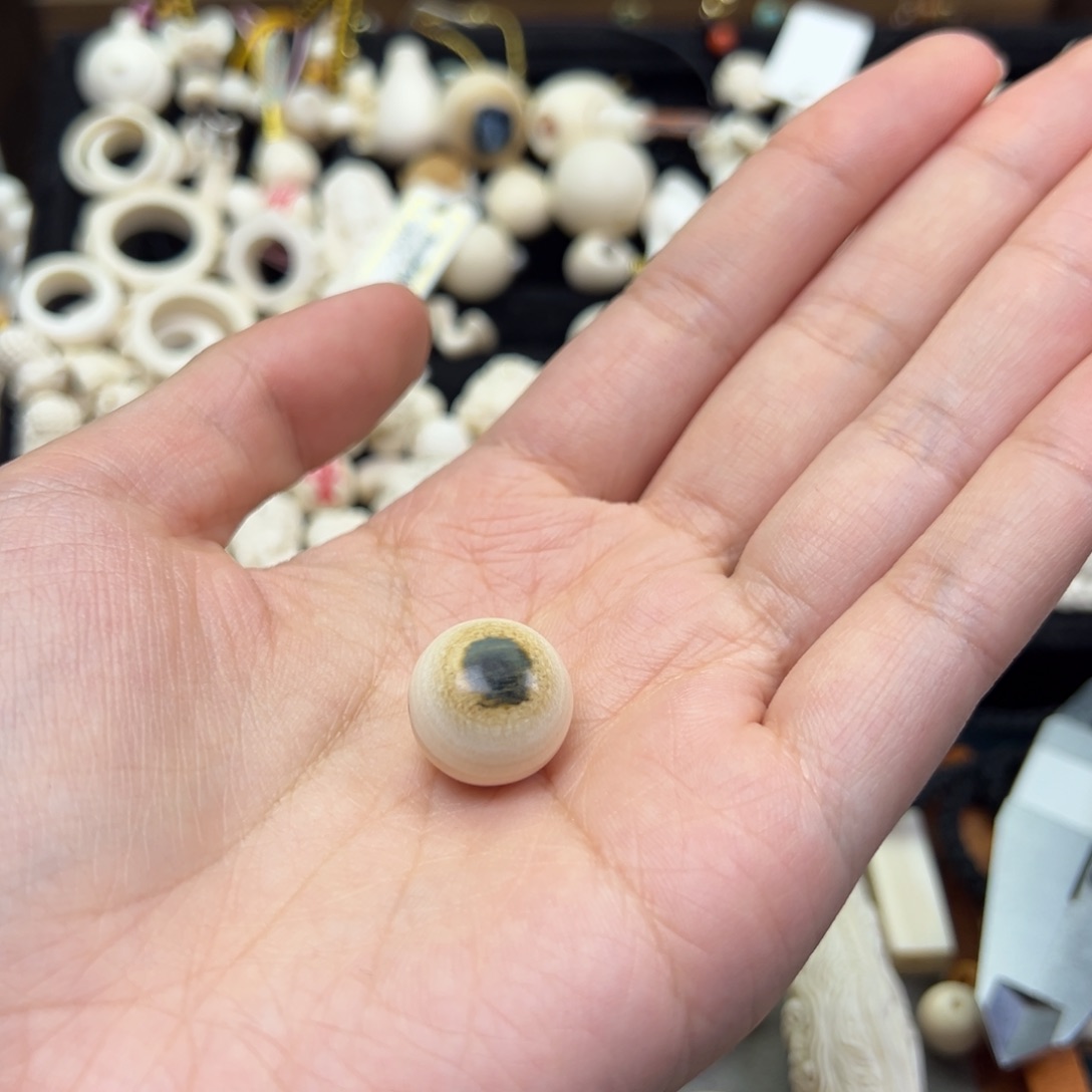 赵***阳吊坠库克15mm猛犸蓝眼睛