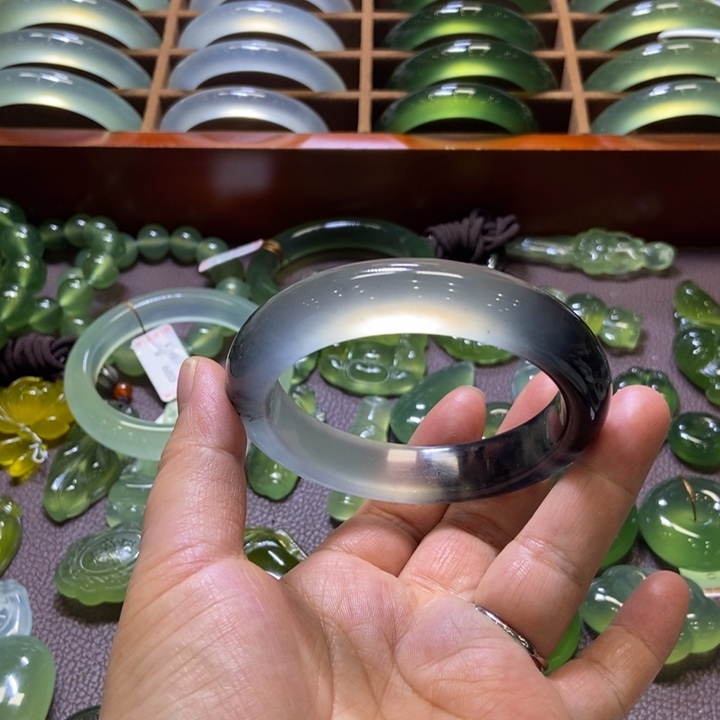 文***超蛇纹石玉未镶嵌手镯58