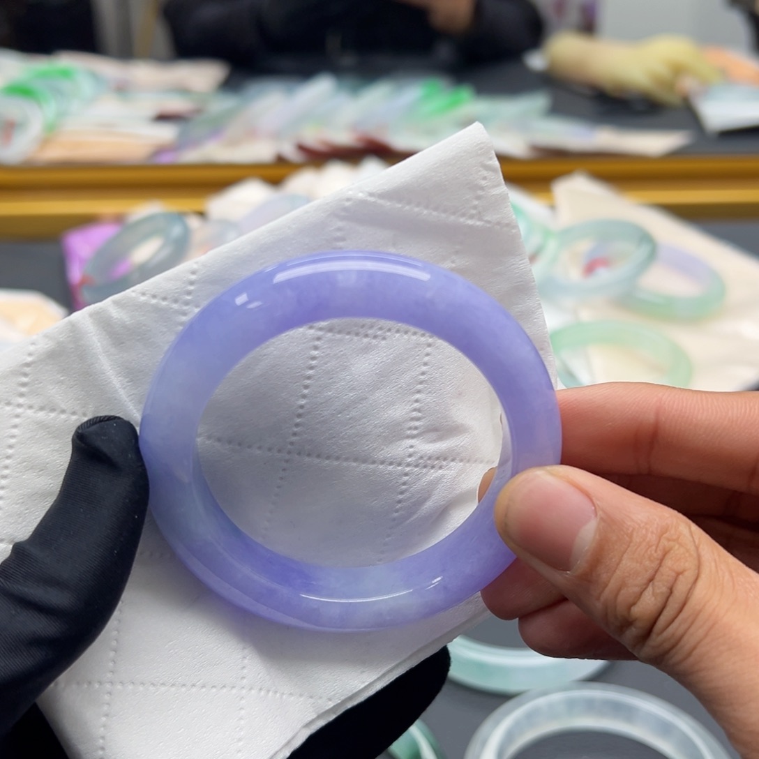 翡翠手镯未镶嵌紫