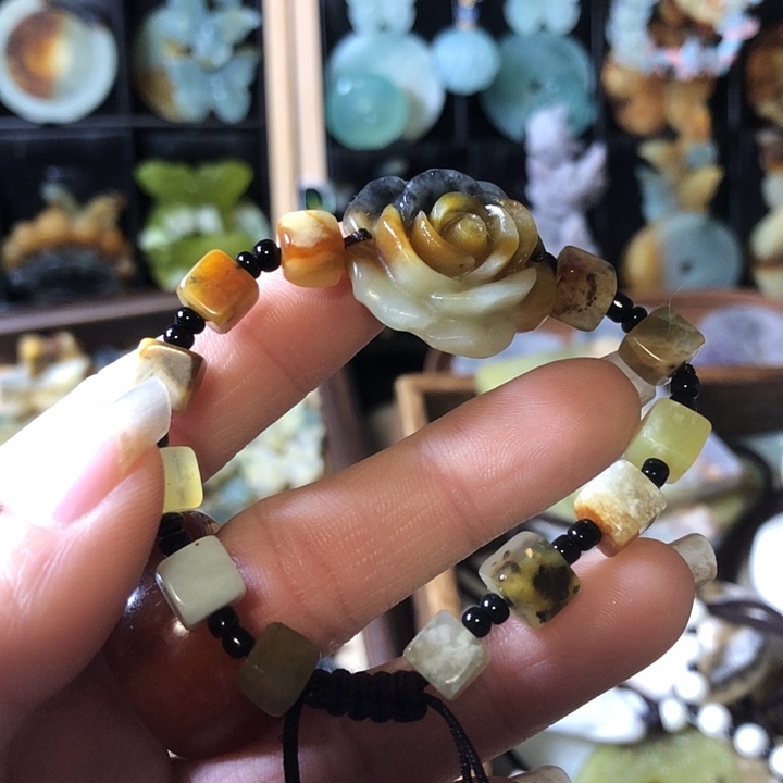 岫玉未镶嵌岫玉五帝钱手链