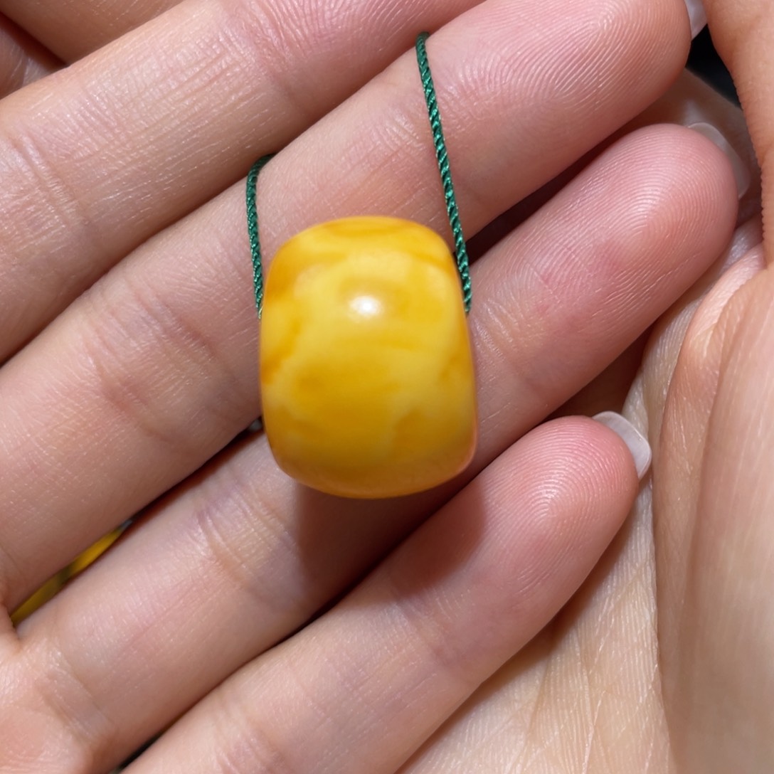 【闪购商品】琥珀裸石未镶嵌马蹄