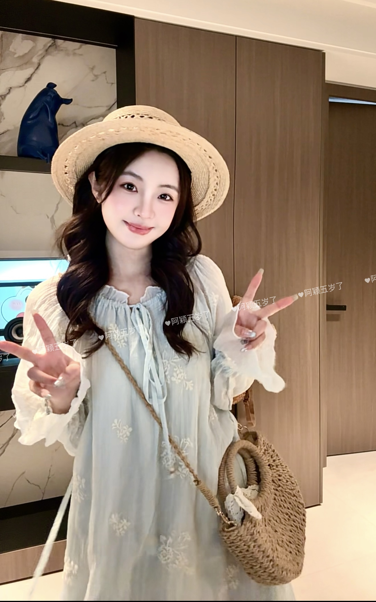 原创小众浪漫刺绣印花长裙夏新款法式气质连衣裙女度假风宽松版