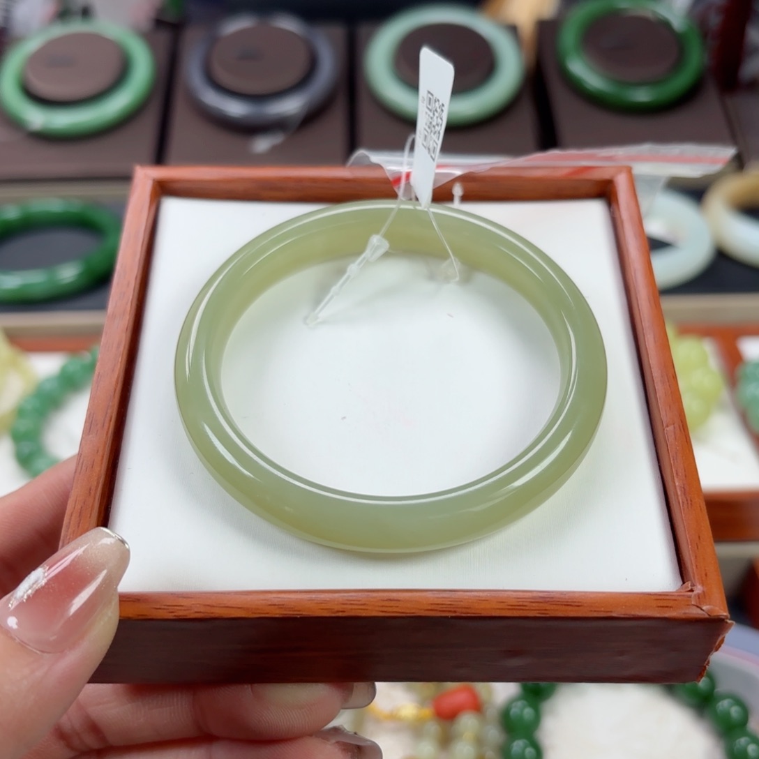 和田玉手镯58.5未镶嵌