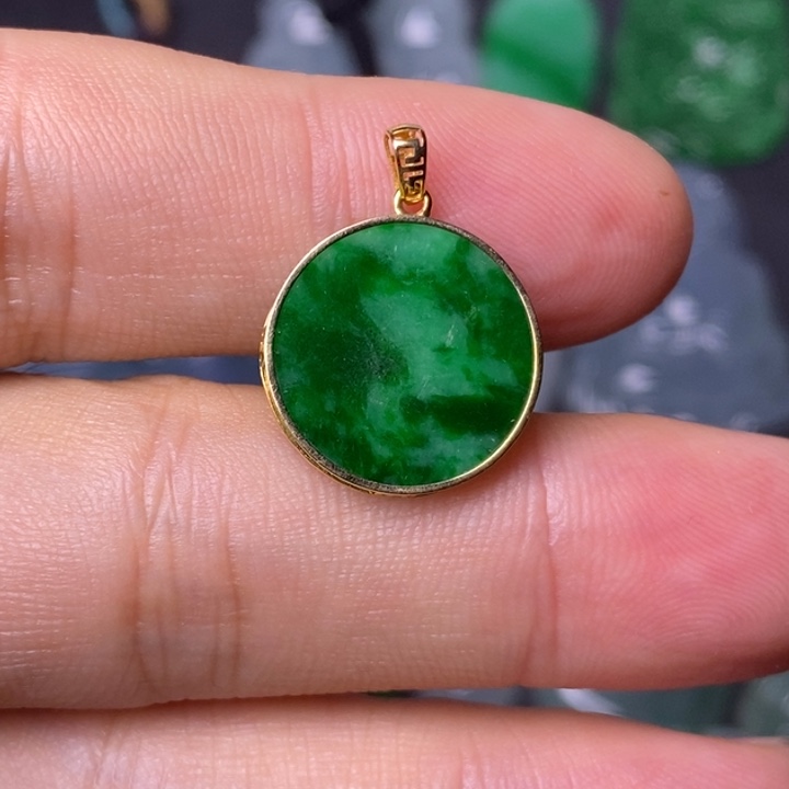 翡翠18K金镶嵌颈饰天然缅甸翡翠A货