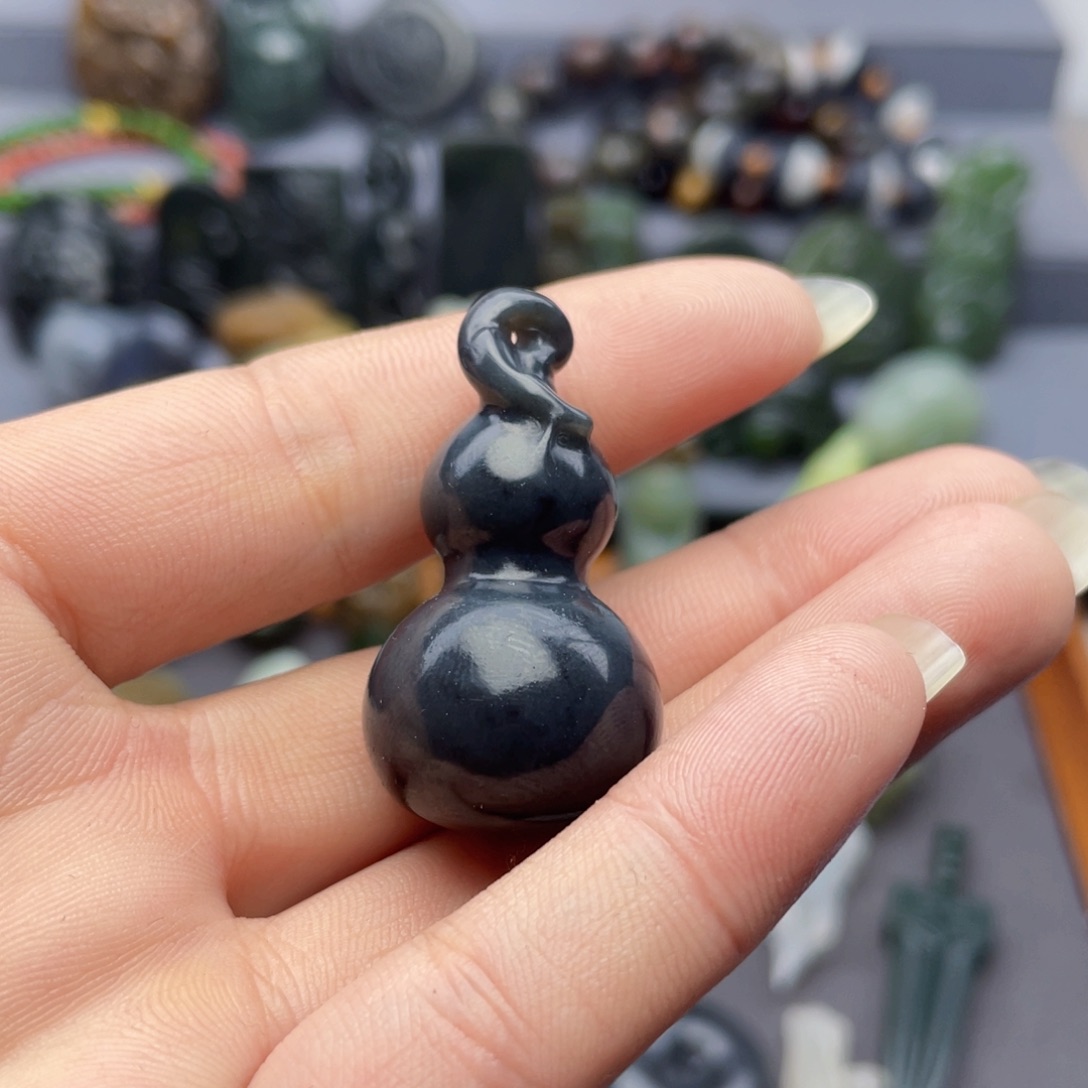 和田玉颈饰未镶嵌金*子