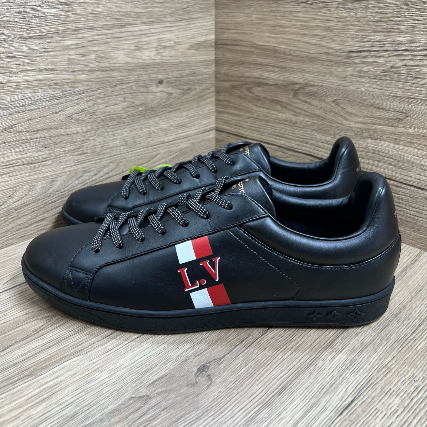 99新 LouisVuitton/路易威登 Luxembourg黑色字母Logo板鞋43 44码