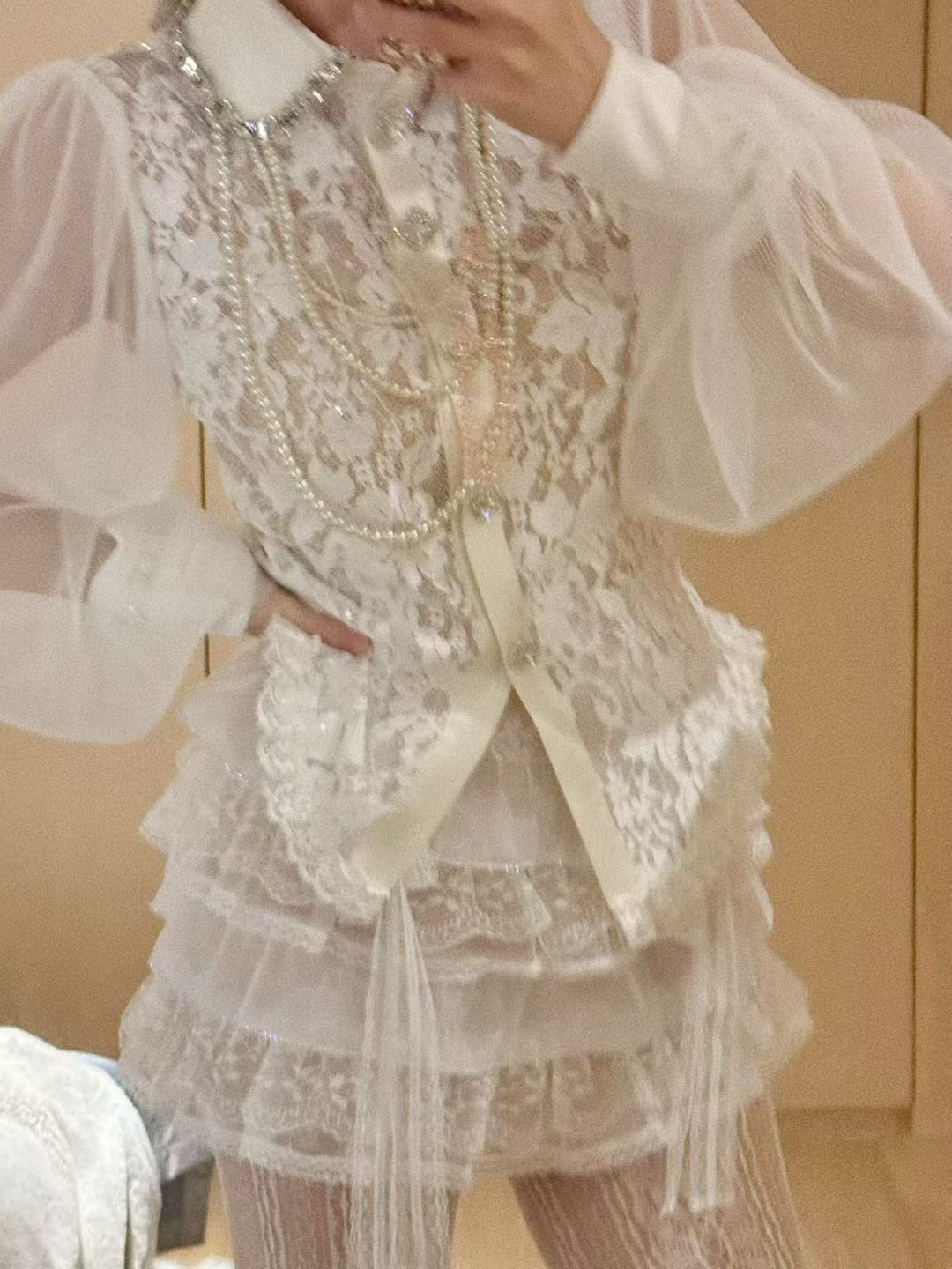 LaMiaEta2025aw醋酸缎珠片蕾丝钻扣衬衫