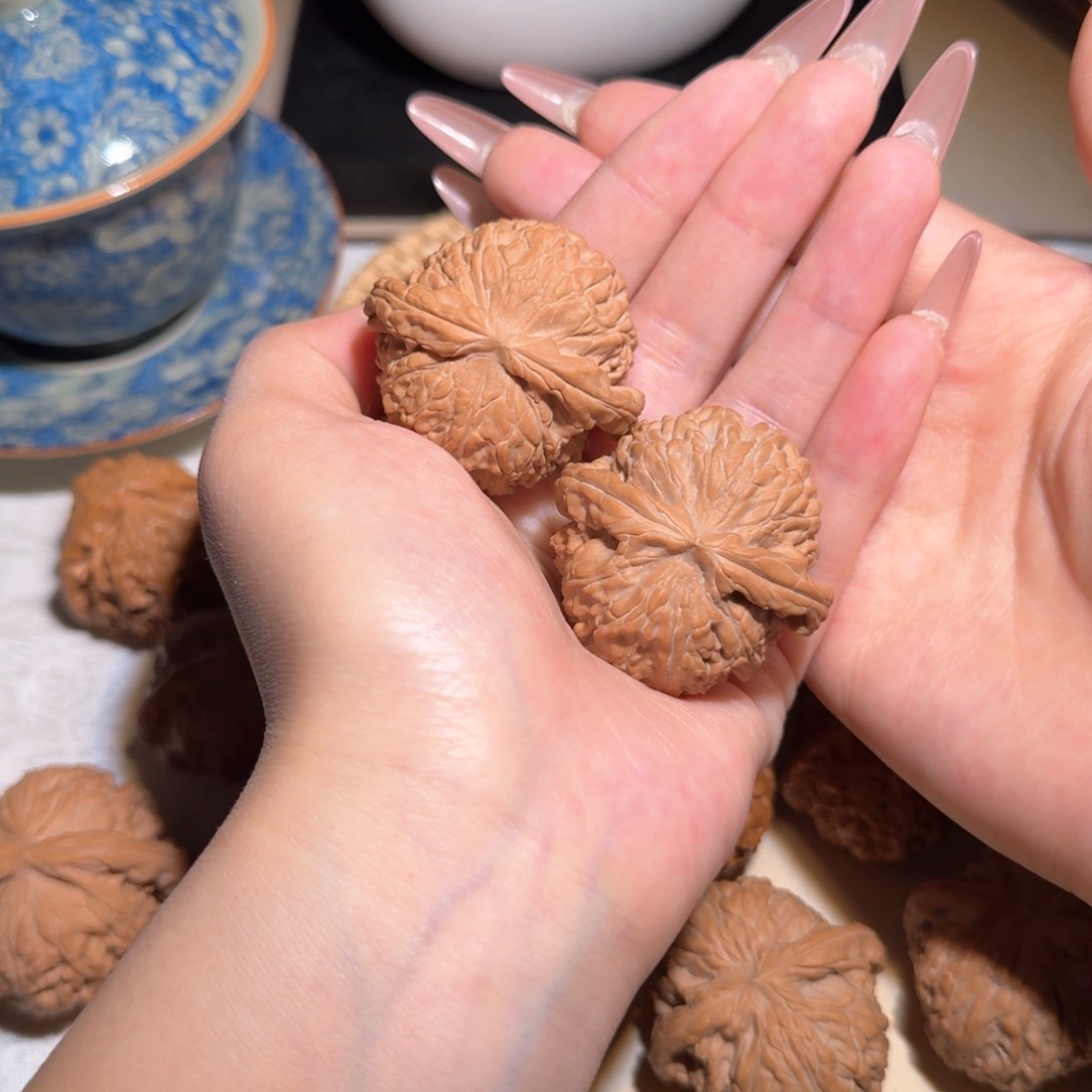 文玩核桃吊坠D*41白狮子