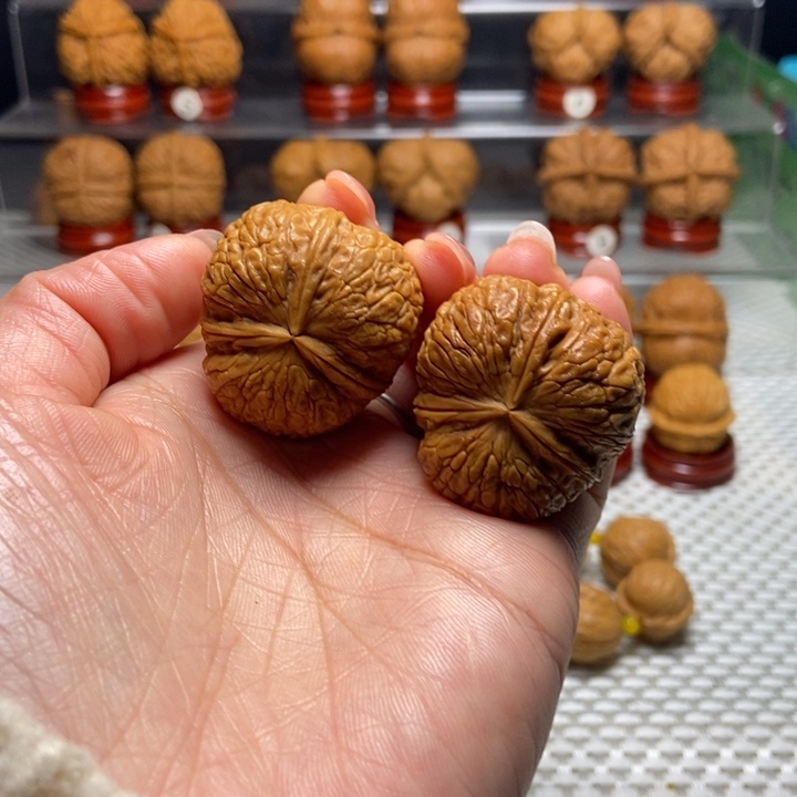 文玩核桃把件3状元红三棱