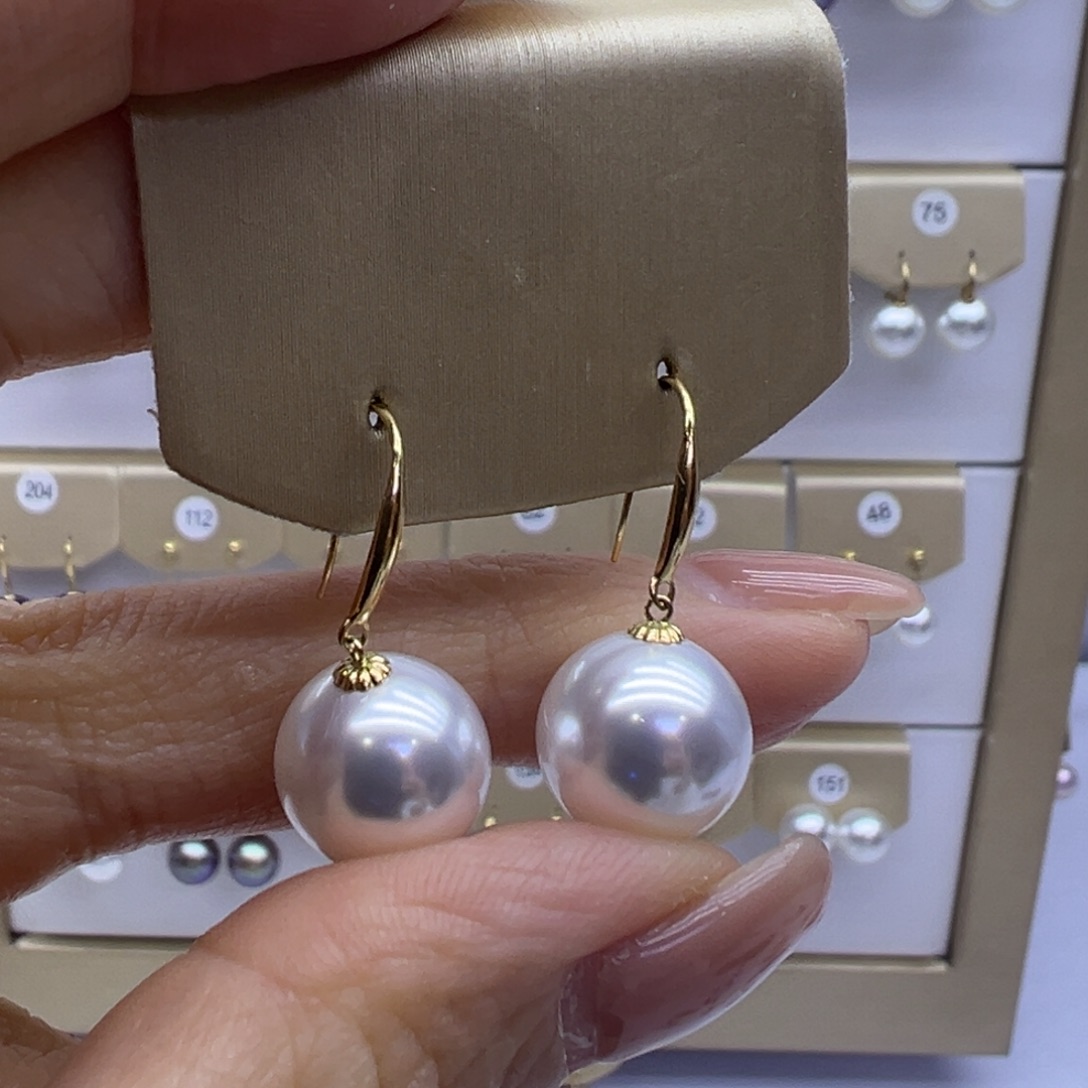 淡水珍珠18K金镶嵌耳饰