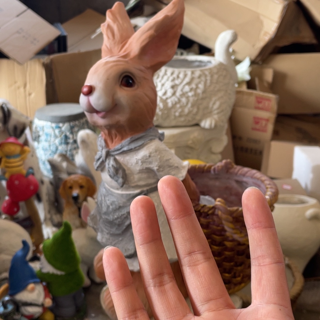 【闪购商品】树脂老款背篓兔盆