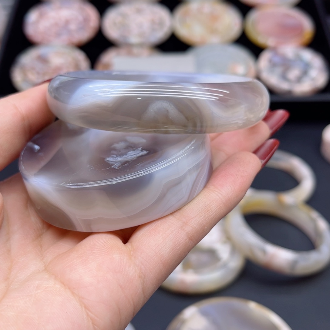 玛瑙/玉髓手镯未镶嵌62