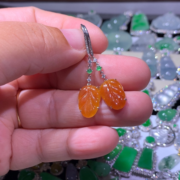 18K金镶嵌翡翠耳饰